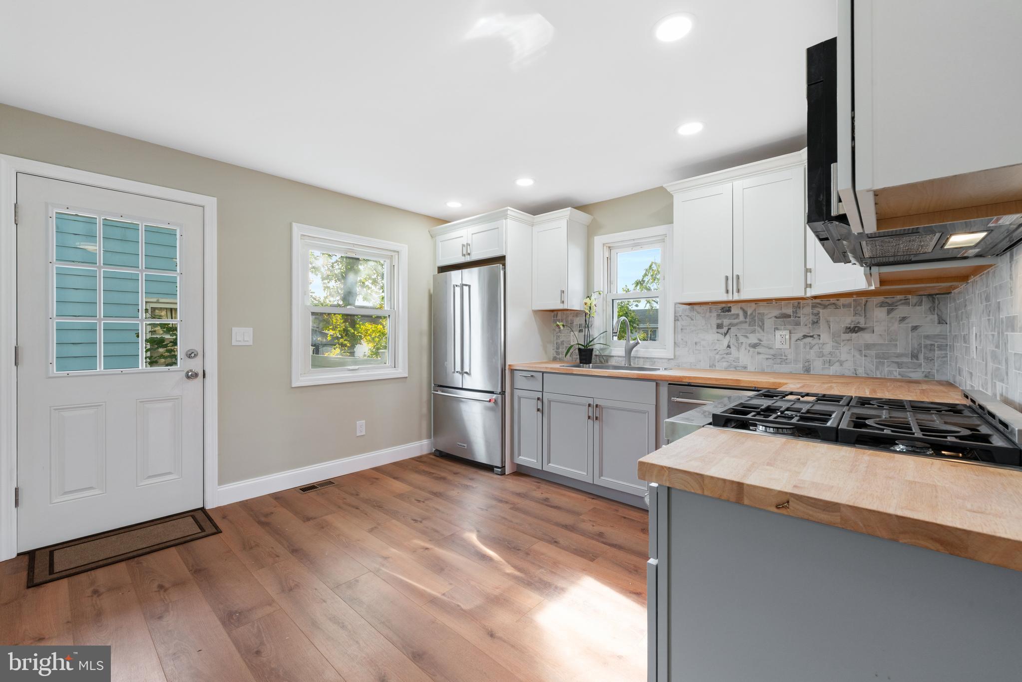 868 White Horse Hamilton Square Road Hamilton, NJ 08610 - Photo 7 of 34