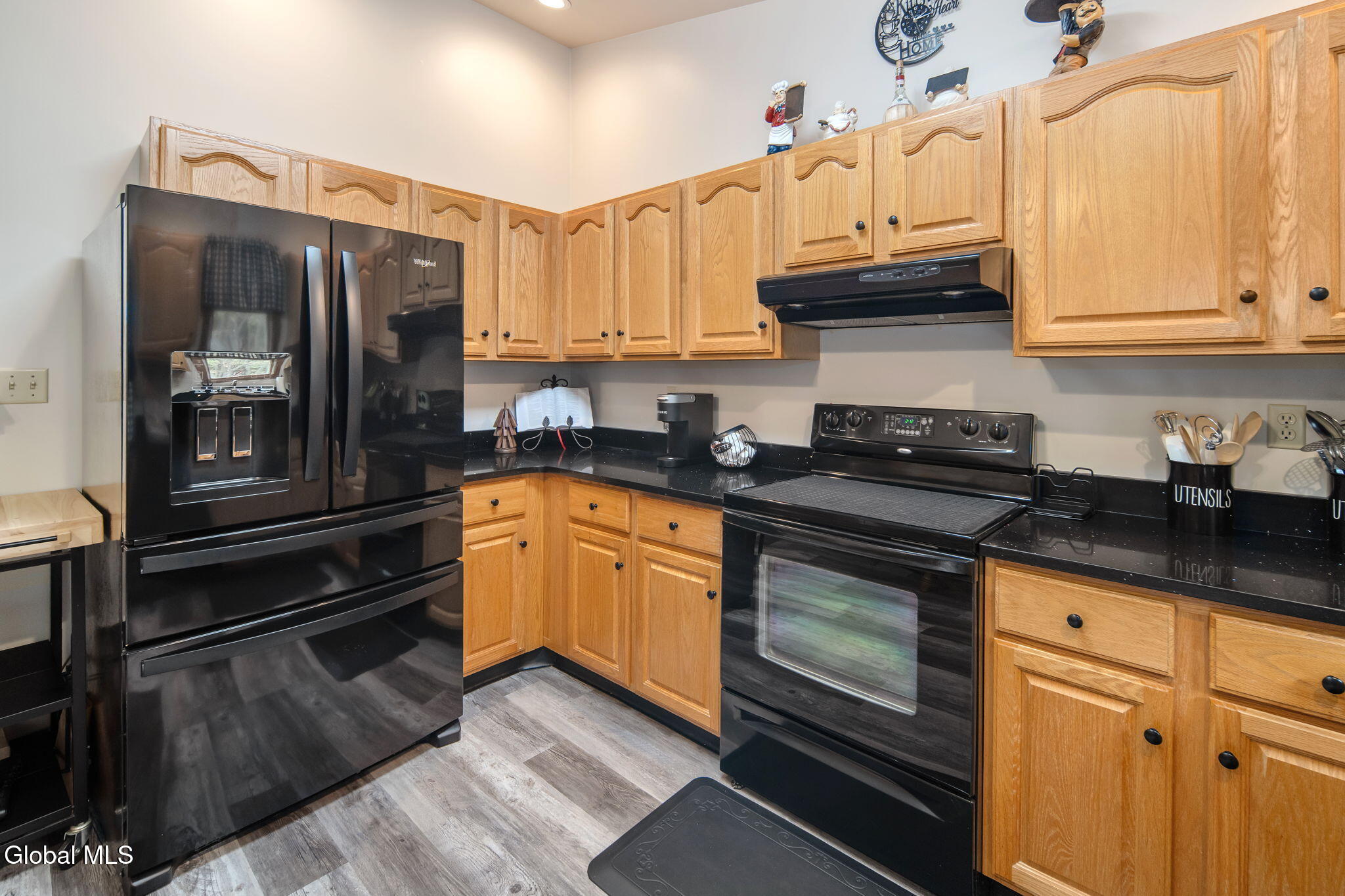 4040 River Road Niskayuna, NY 12309 - Photo 12 of 44 12-4040RiverRd_017