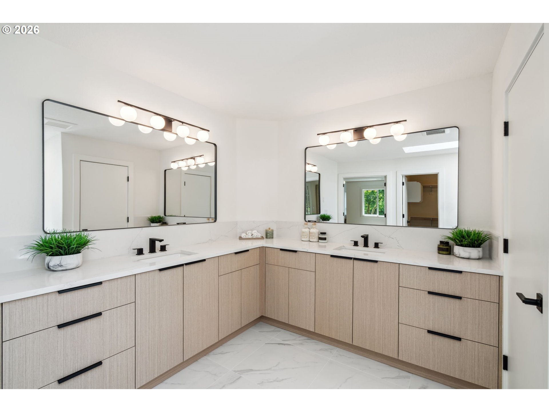 16428 Northeast San Rafael Drive Portland, OR 97230 - Photo 31 of 44 Owner's Suite Bathroom