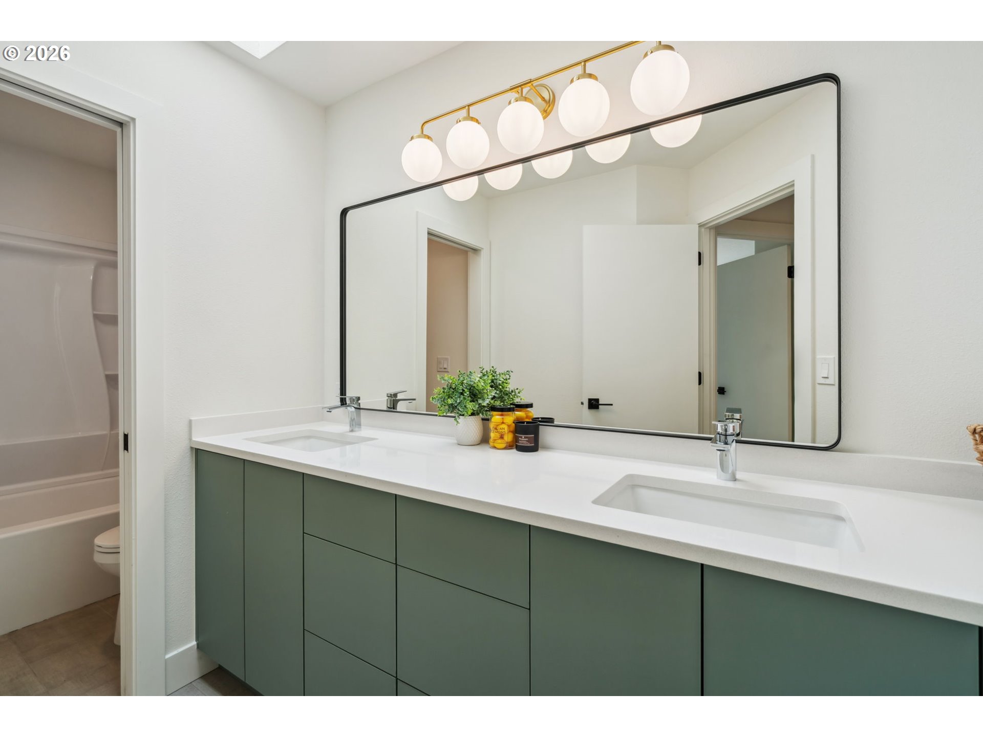 16428 Northeast San Rafael Drive Portland, OR 97230 - Photo 38 of 44 Bathroom