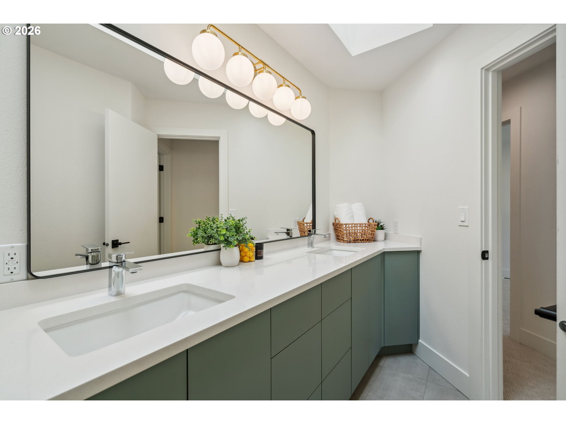 16428 Northeast San Rafael Drive Portland, OR 97230 - Photo 40 of 44 Bathroom