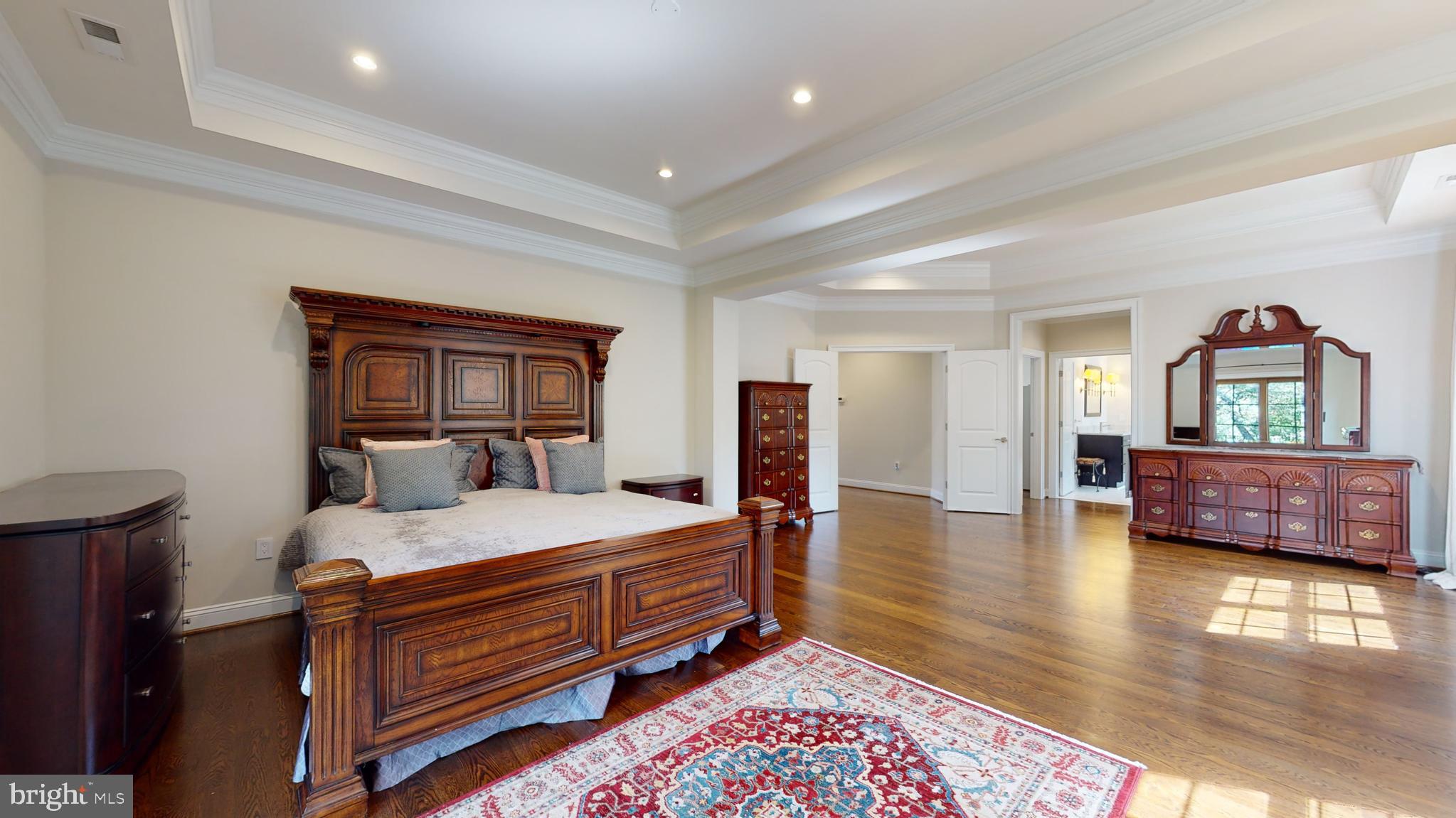 7202 Churchill Road McLean, VA 22101 - Photo 38 of 81 Master bedroom