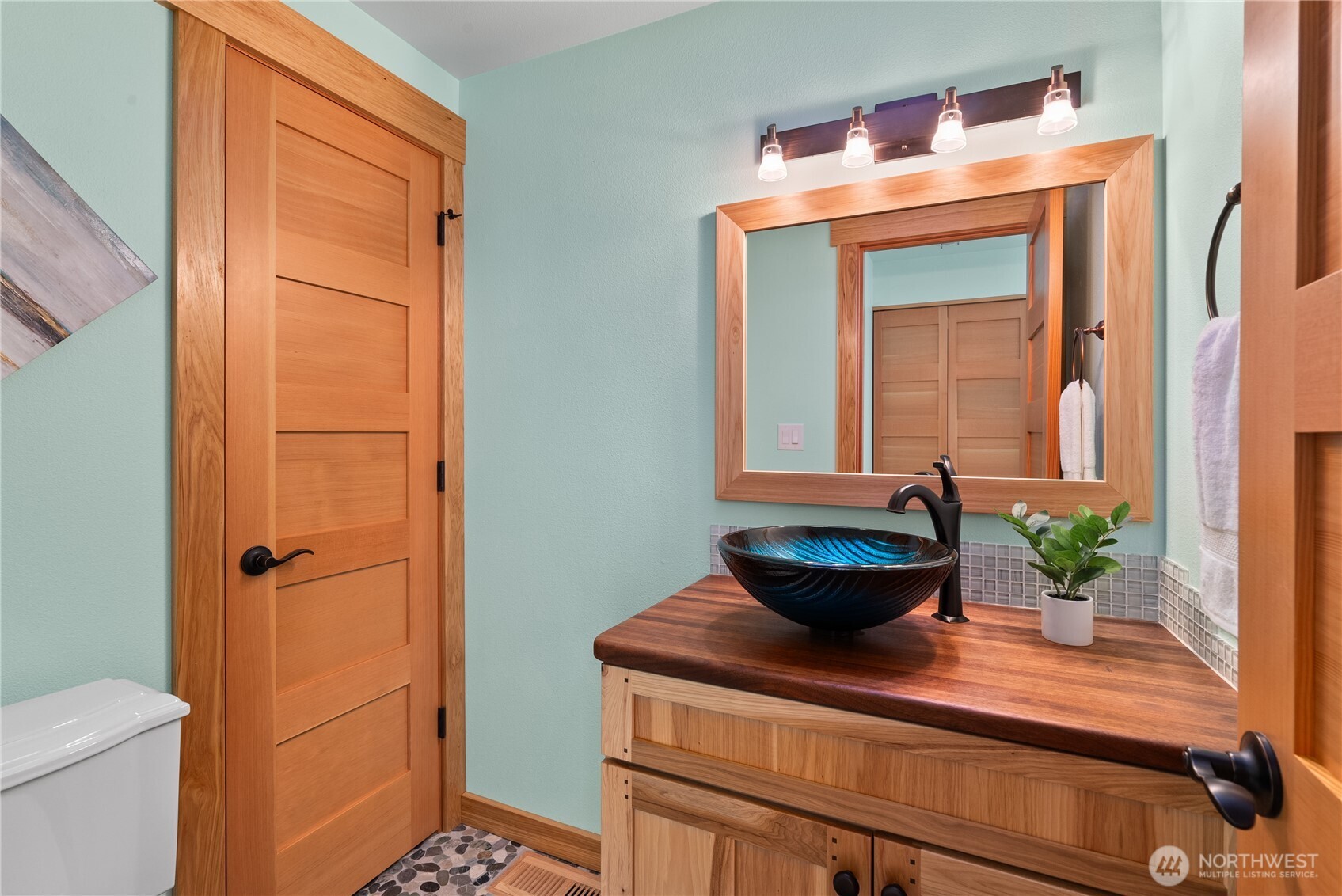 900 East Benson Lake Road Grapeview, WA 98546 - Photo 25 of 37 Gallery Image 25