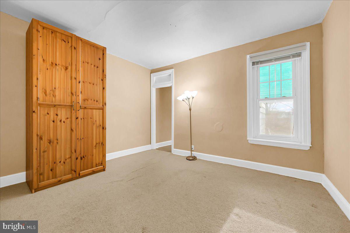 215 8th Street Brookhaven, PA 19015 - Photo 15 of 29 an empty room with windows