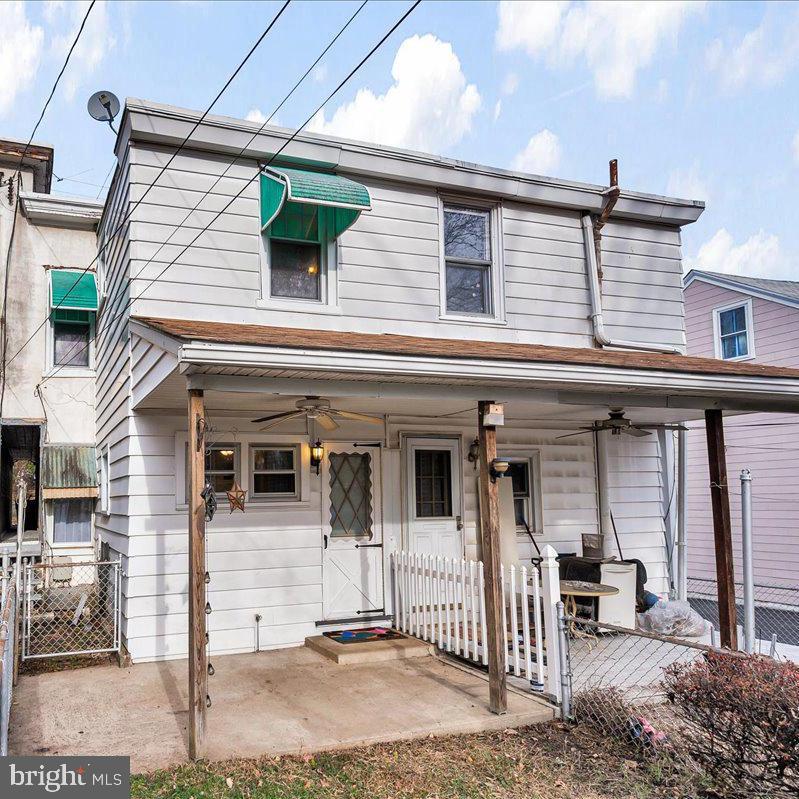 215 8th Street Brookhaven, PA 19015 - Photo 21 of 29 a view of a house with wooden fence