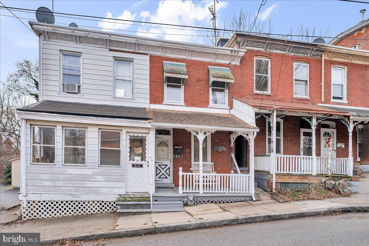 215 8th Street Brookhaven, PA 19015 - Photo 24 of 29 a front view of a house