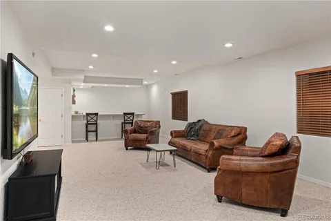 a view of back yard of the house