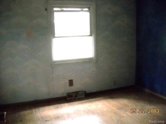 Bedroom 1.JPG