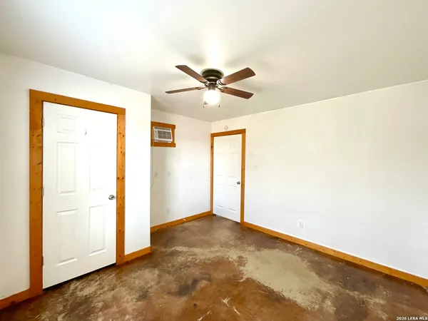 $1,199 | 573 Highway 97, Unit 104, Floresville, TX 78114