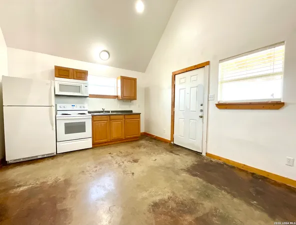 $1,199 | 573 Highway 97, Unit 104, Floresville, TX 78114
