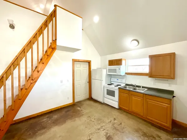 $1,199 | 573 Highway 97, Unit 104, Floresville, TX 78114