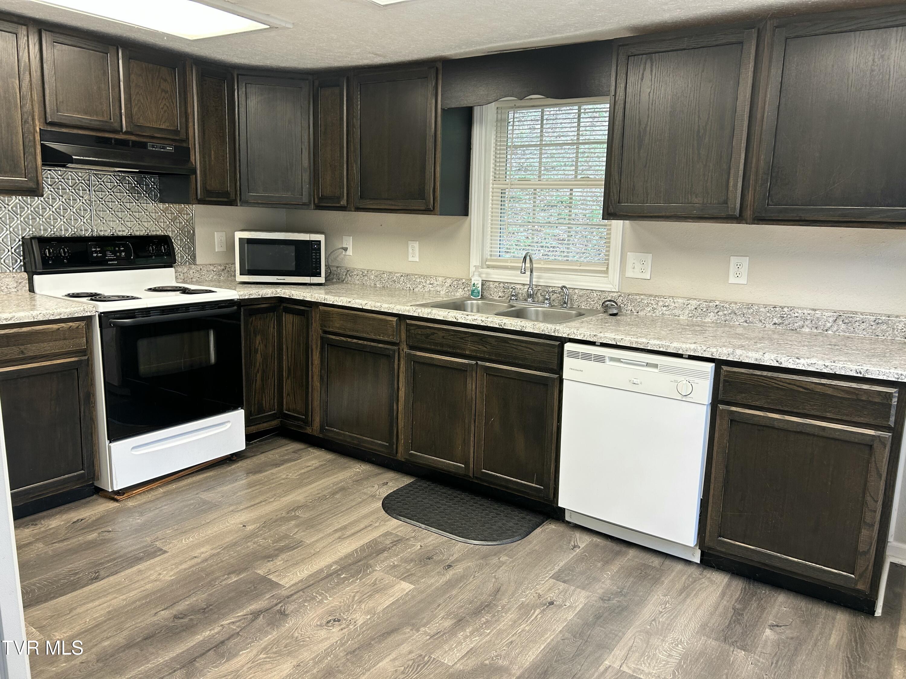 1048 Ridge Avenue Northwest Norton, VA 24273 - Photo 17 of 27 IMG_1901