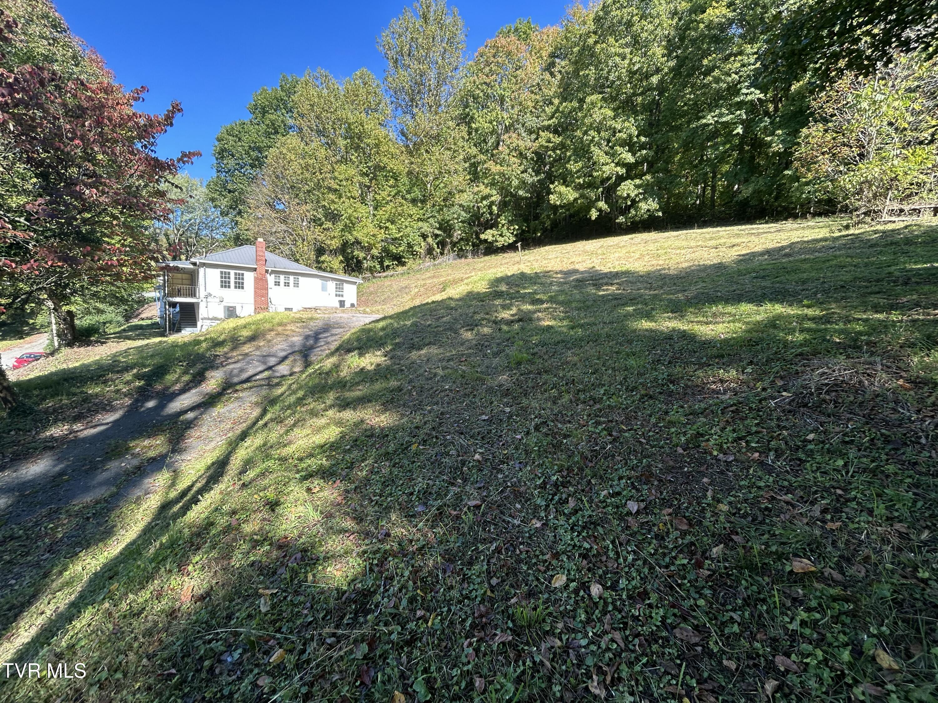 1048 Ridge Avenue Northwest Norton, VA 24273 - Photo 5 of 27 IMG_1962