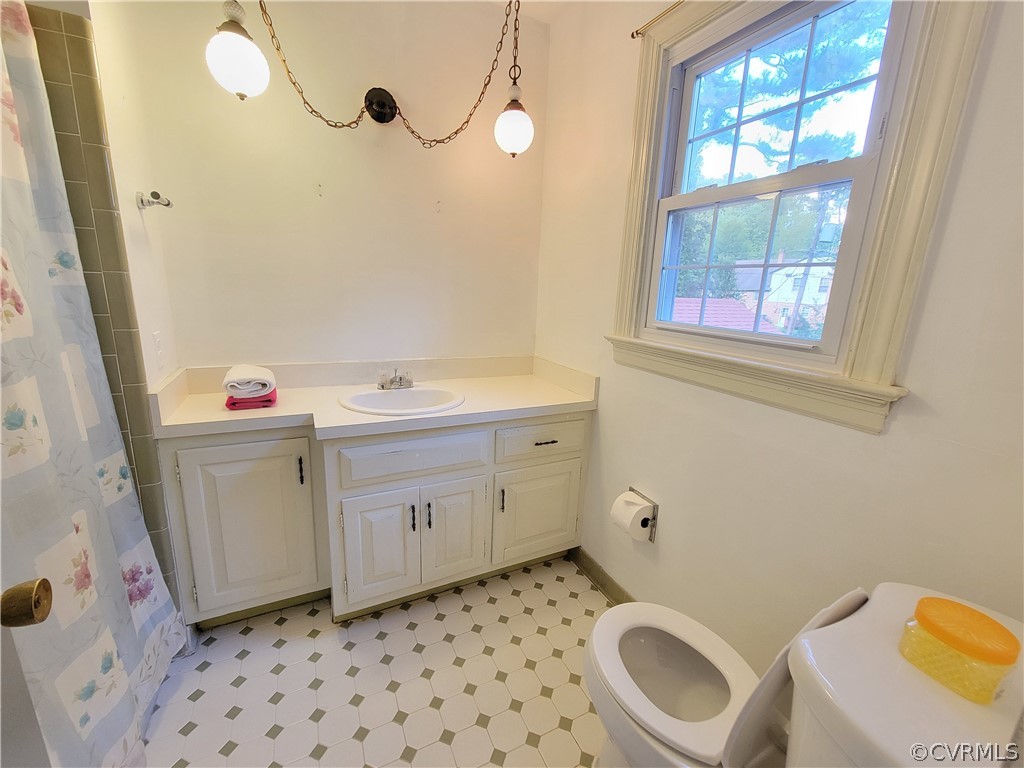 201 Aldersmead Road Richmond, VA 23236 - Photo 29 of 39 Primary Bath with tub & shower