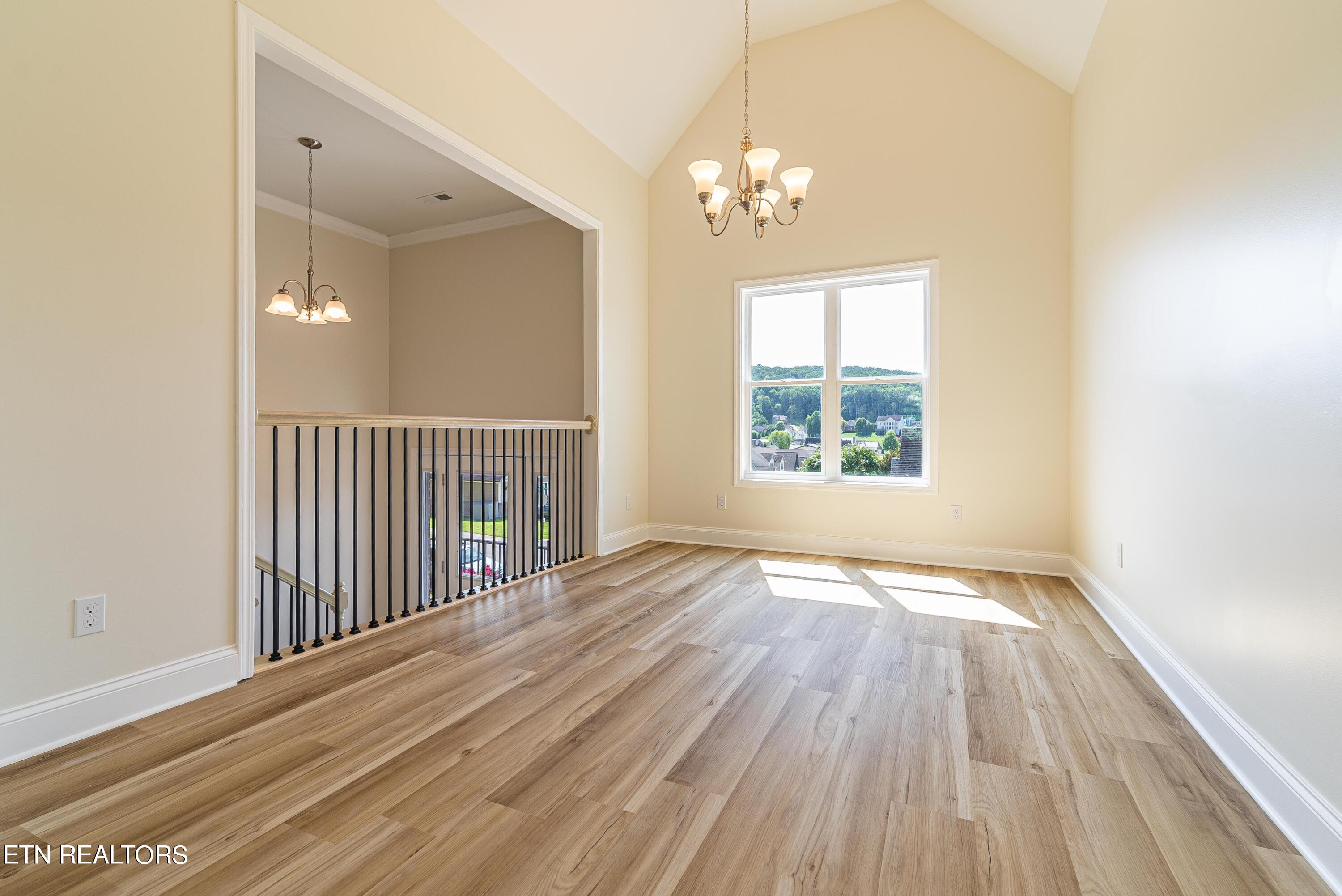 117 Crossroads Boulevard Oak Ridge, TN 37830 - Photo 4 of 29 DSC01828-Edit