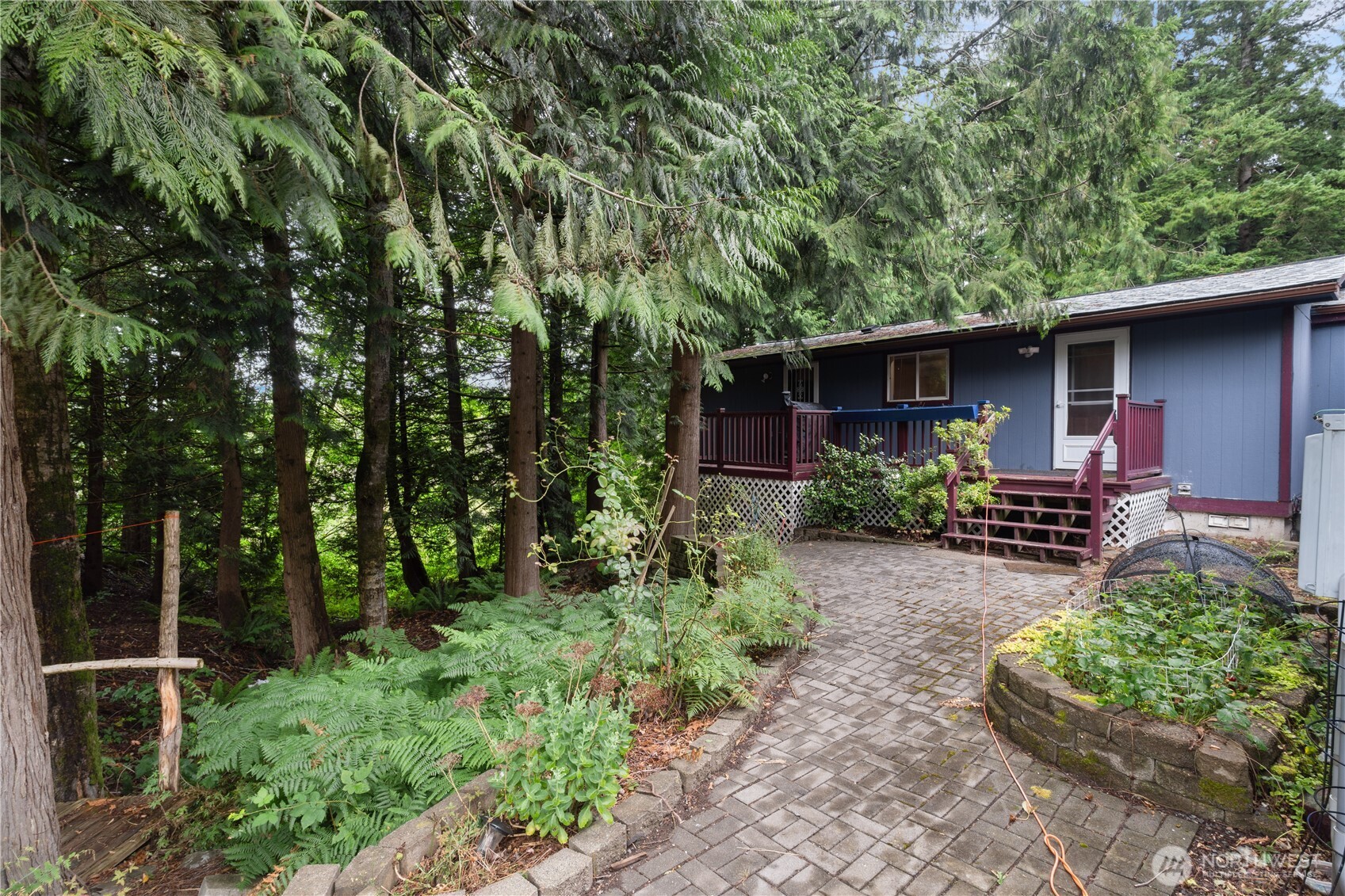 5818 Everson Goshen Road Bellingham, WA 98226 - Photo 26 of 34 a front view of a house with garden