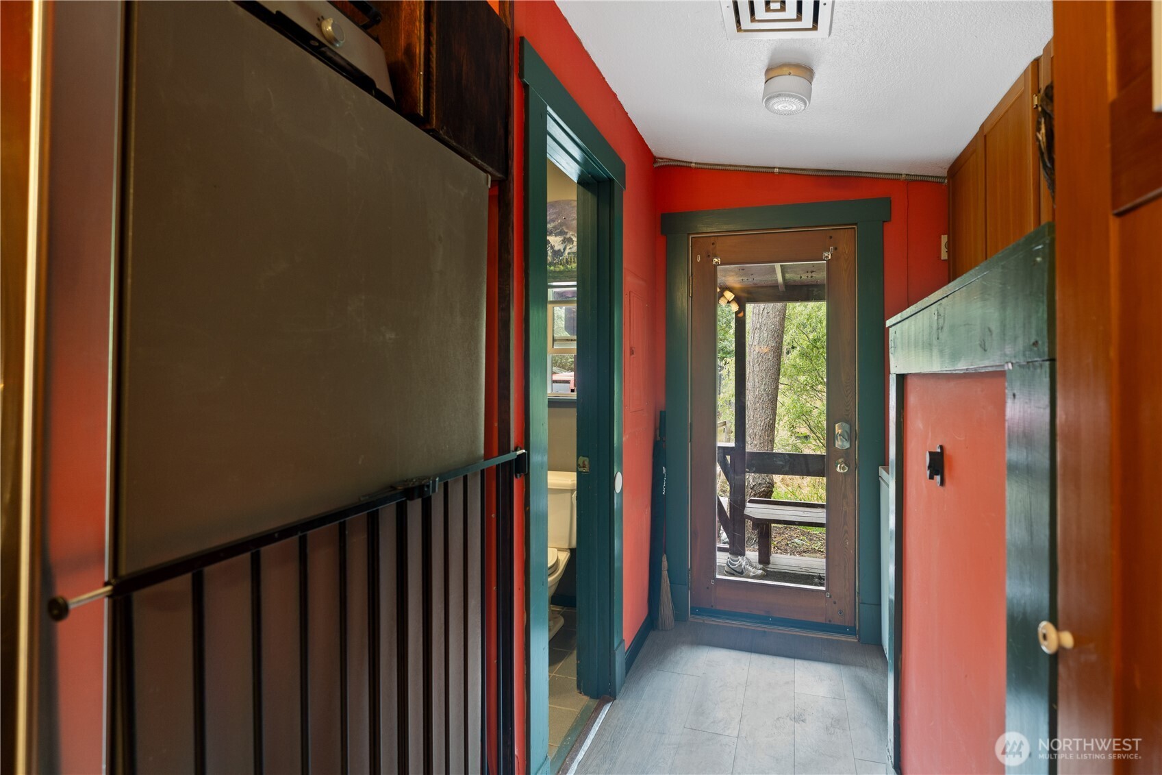 5818 Everson Goshen Road Bellingham, WA 98226 - Photo 10 of 34 a view of hallway with stairs