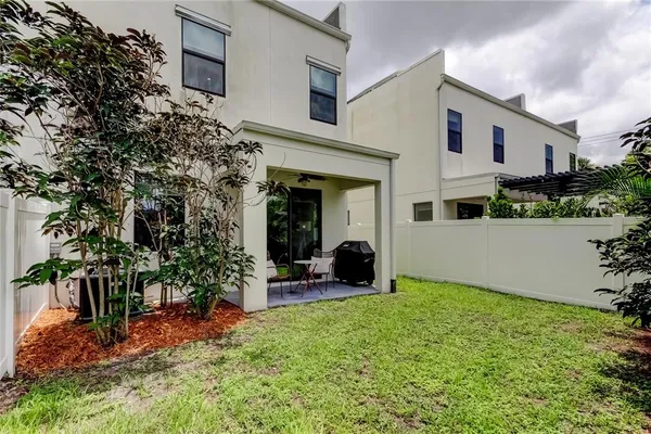 $4,000 | 204 North Manhattan Avenue, Unit 1, Tampa, FL 33609