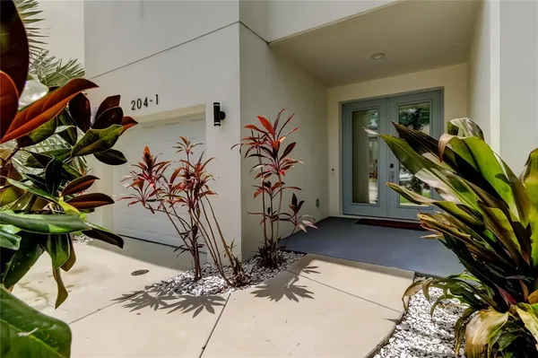 $4,000 | 204 North Manhattan Avenue, Unit 1, Tampa, FL 33609