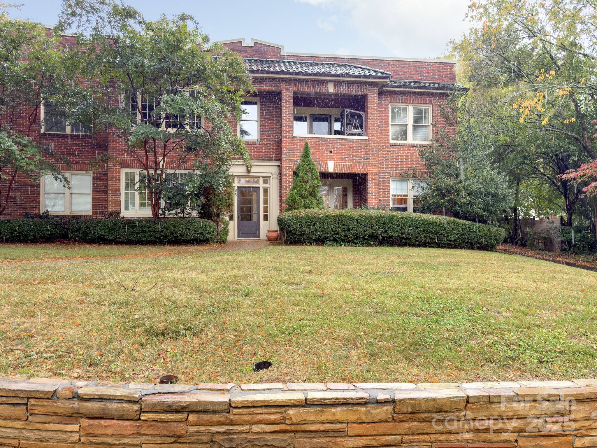 a front view of house with yard