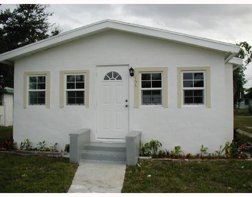 156 Northeast 12th Street Boca Raton, FL 33432 - Photo 1 of 2 Primary Photo