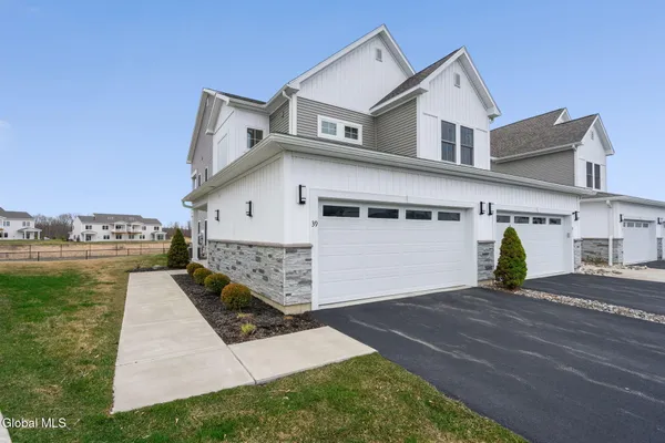 $619,900 | 39 Wardley Circle, Cohoes, NY 12047