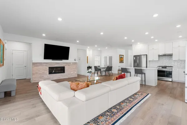 $619,900 | 39 Wardley Circle, Cohoes, NY 12047