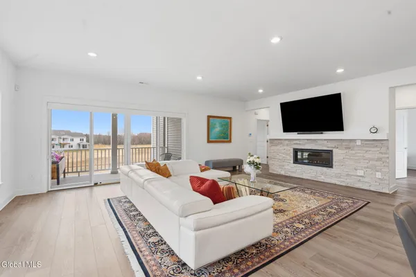 $619,900 | 39 Wardley Circle, Cohoes, NY 12047