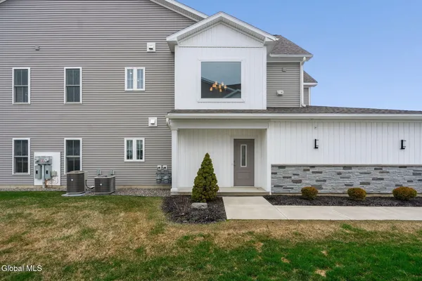 $619,900 | 39 Wardley Circle, Cohoes, NY 12047