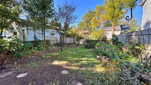 $195,000 | 212 South 2nd Street, Waterville, MN 56096