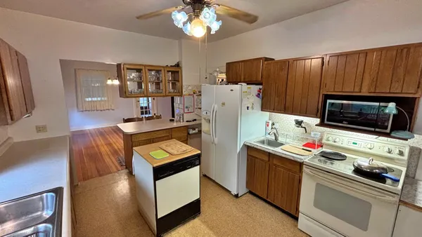 $195,000 | 212 South 2nd Street, Waterville, MN 56096