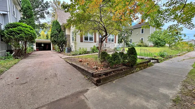 $195,000 | 212 South 2nd Street, Waterville, MN 56096