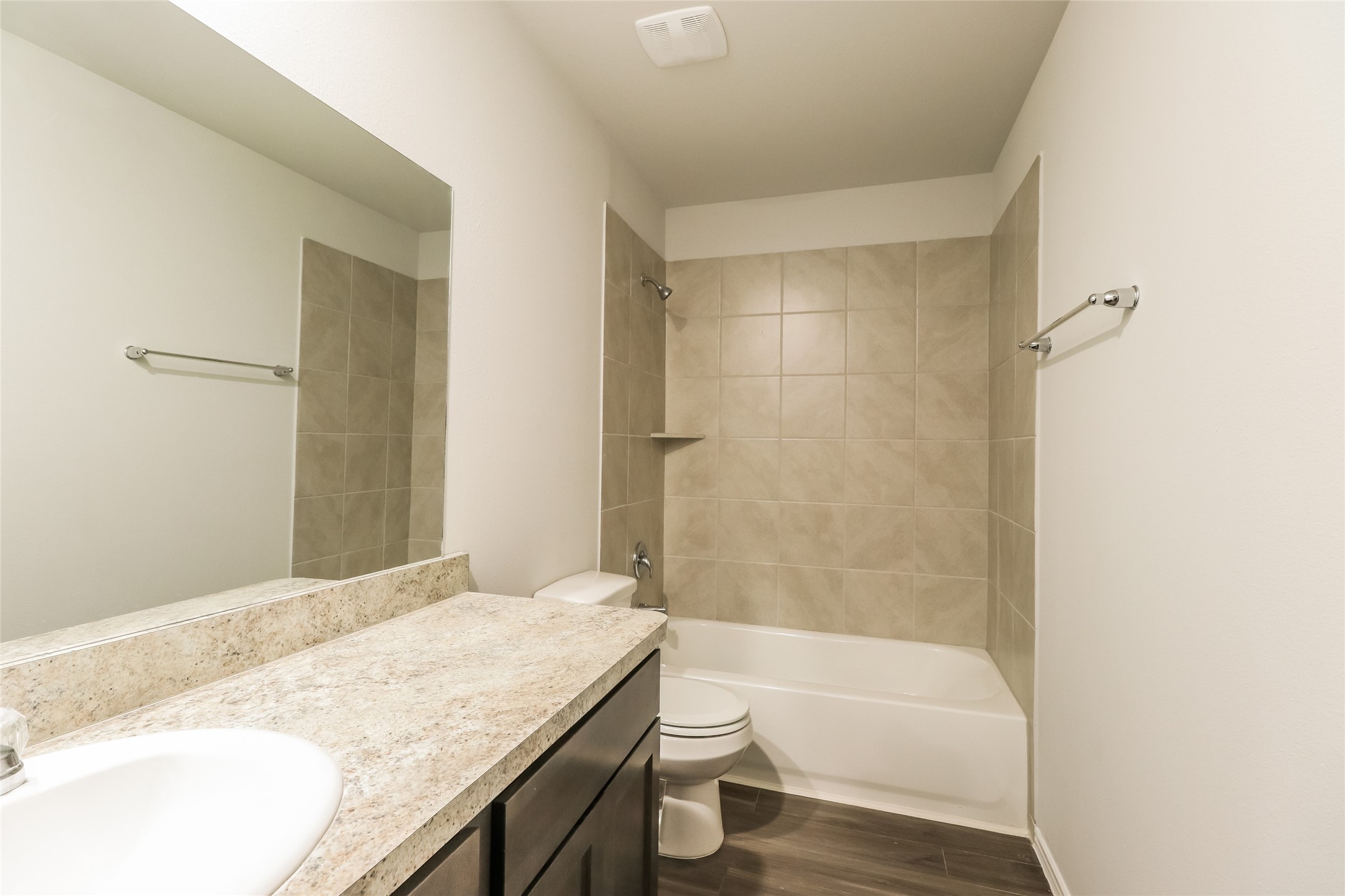 2134 Middle Rdg Drive Conroe, TX 77301 - Photo 14 of 19 Photos may be representative of the floor plan and not the exact home. Finishes, layout, and features of the actual property for lease may vary.