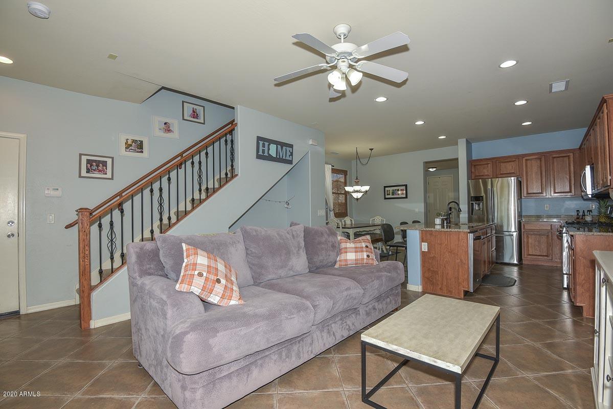 3429 West Florimond Road Phoenix, AZ 85086 - Photo 16 of 63 Family Room-Kitchen