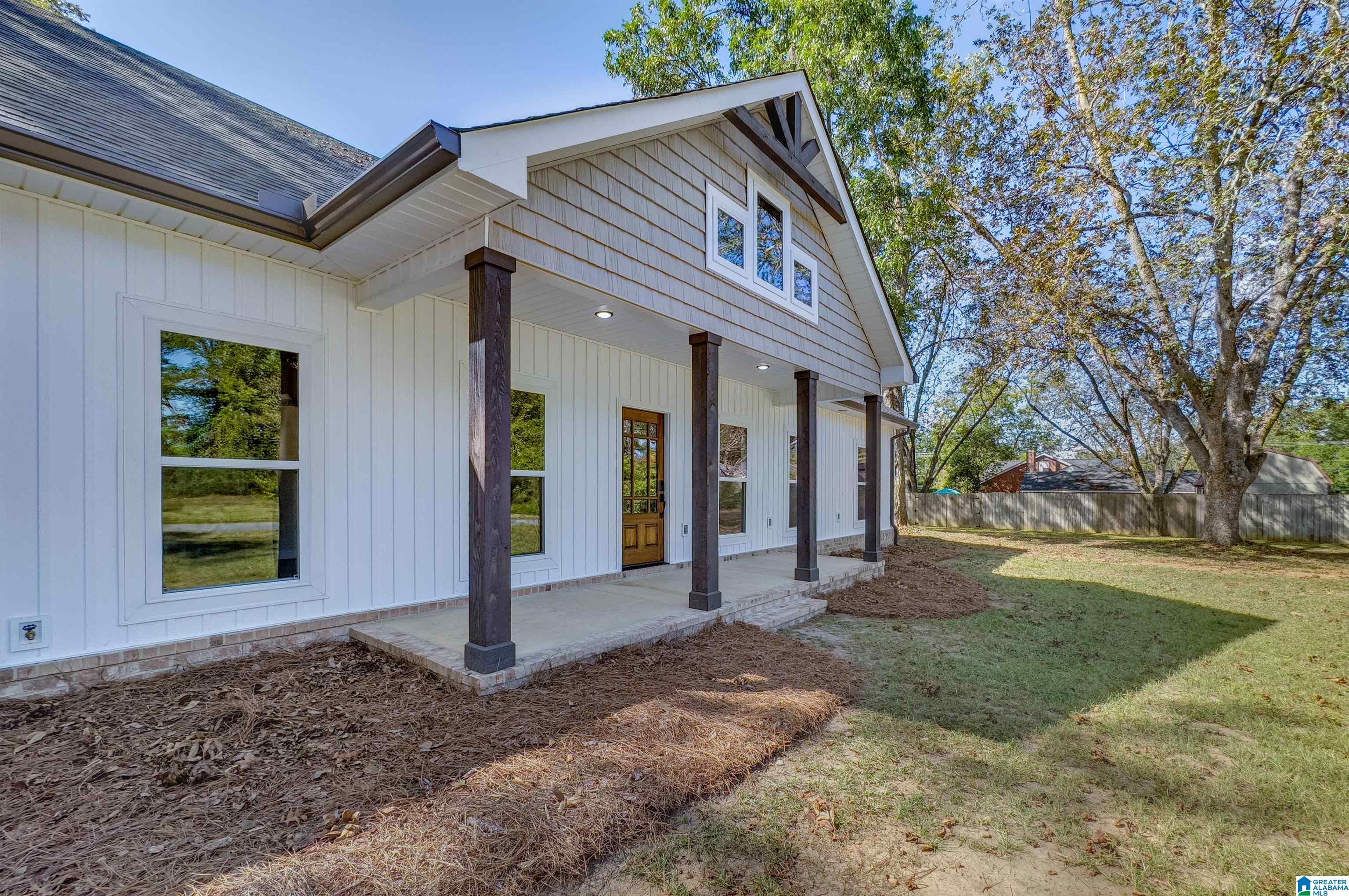 105 Barker Street Clanton, AL 35045 - Photo 5 of 61