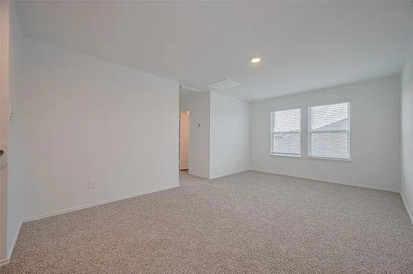 a view of a back yard