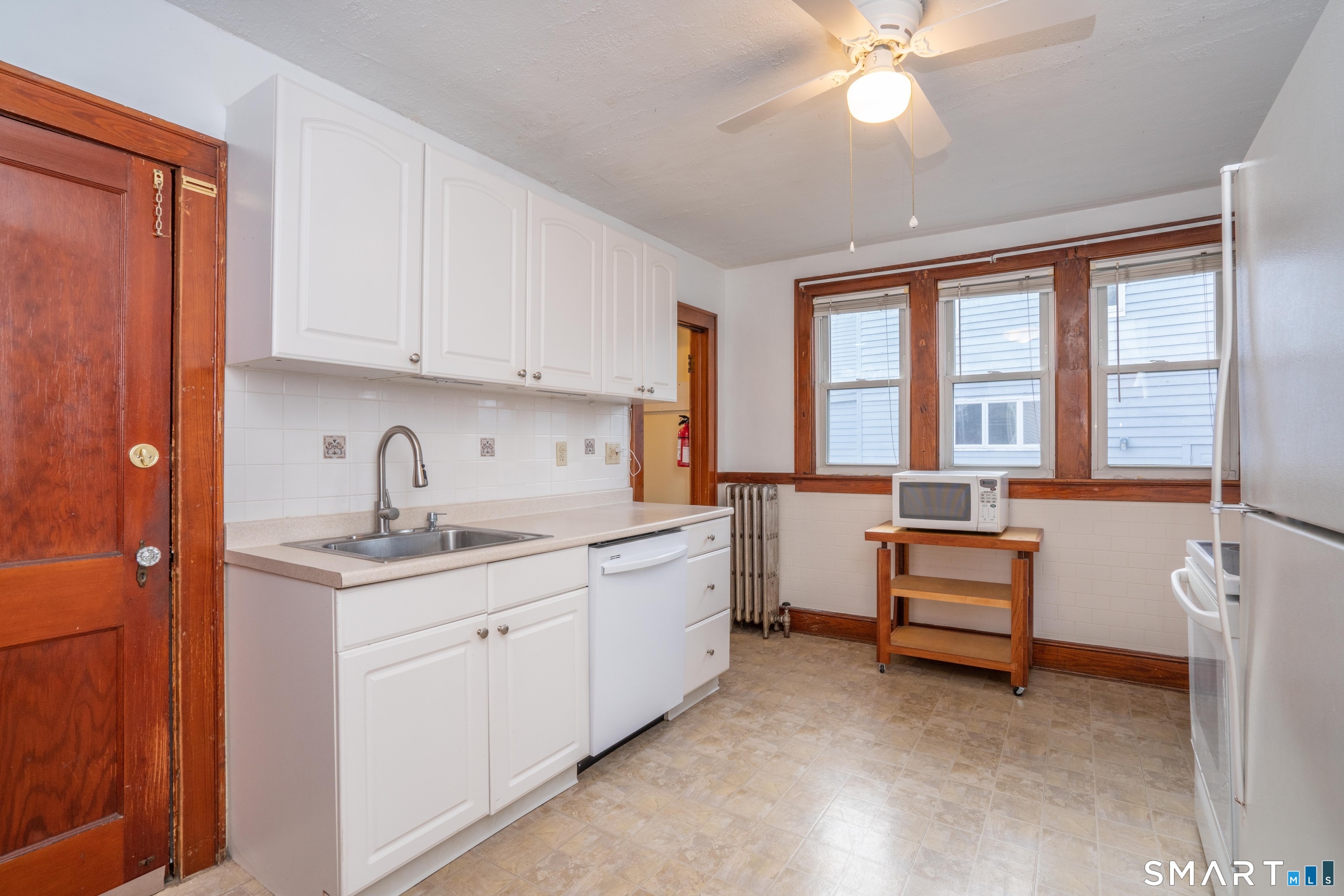 99 Queen Street Bristol, CT 06010 - Photo 16 of 39