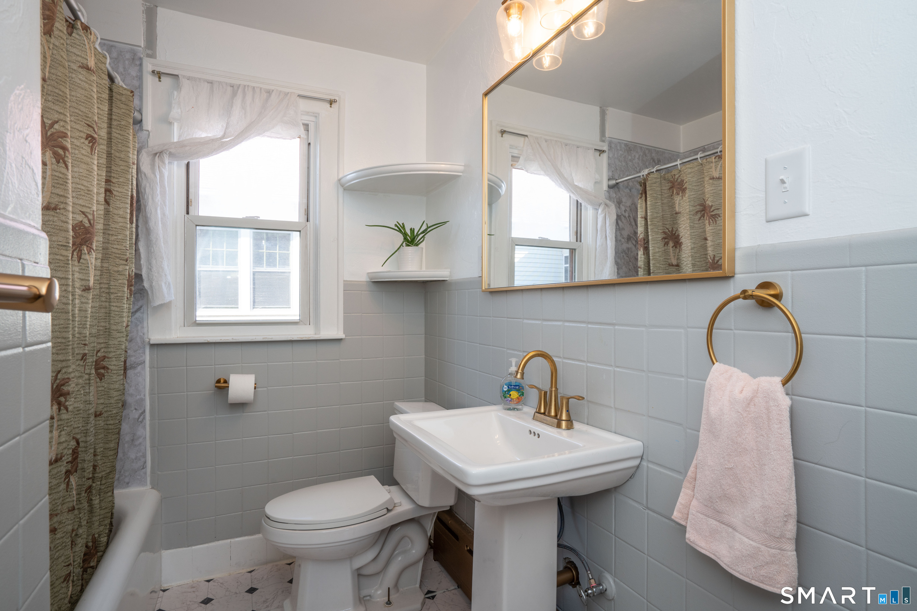 99 Queen Street Bristol, CT 06010 - Photo 35 of 39