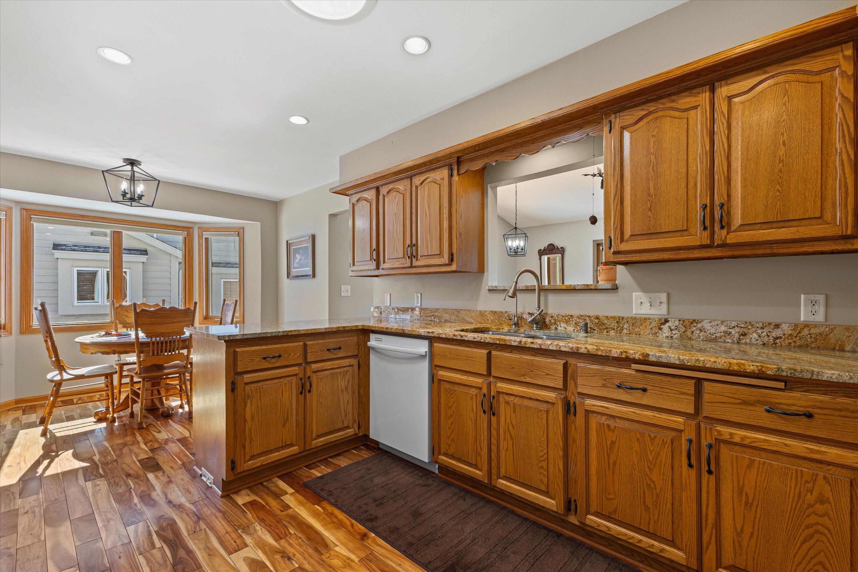 W179N9773 Riversbend Circle West Germantown, WI 53022 - Photo 11 of 38 Kitchen