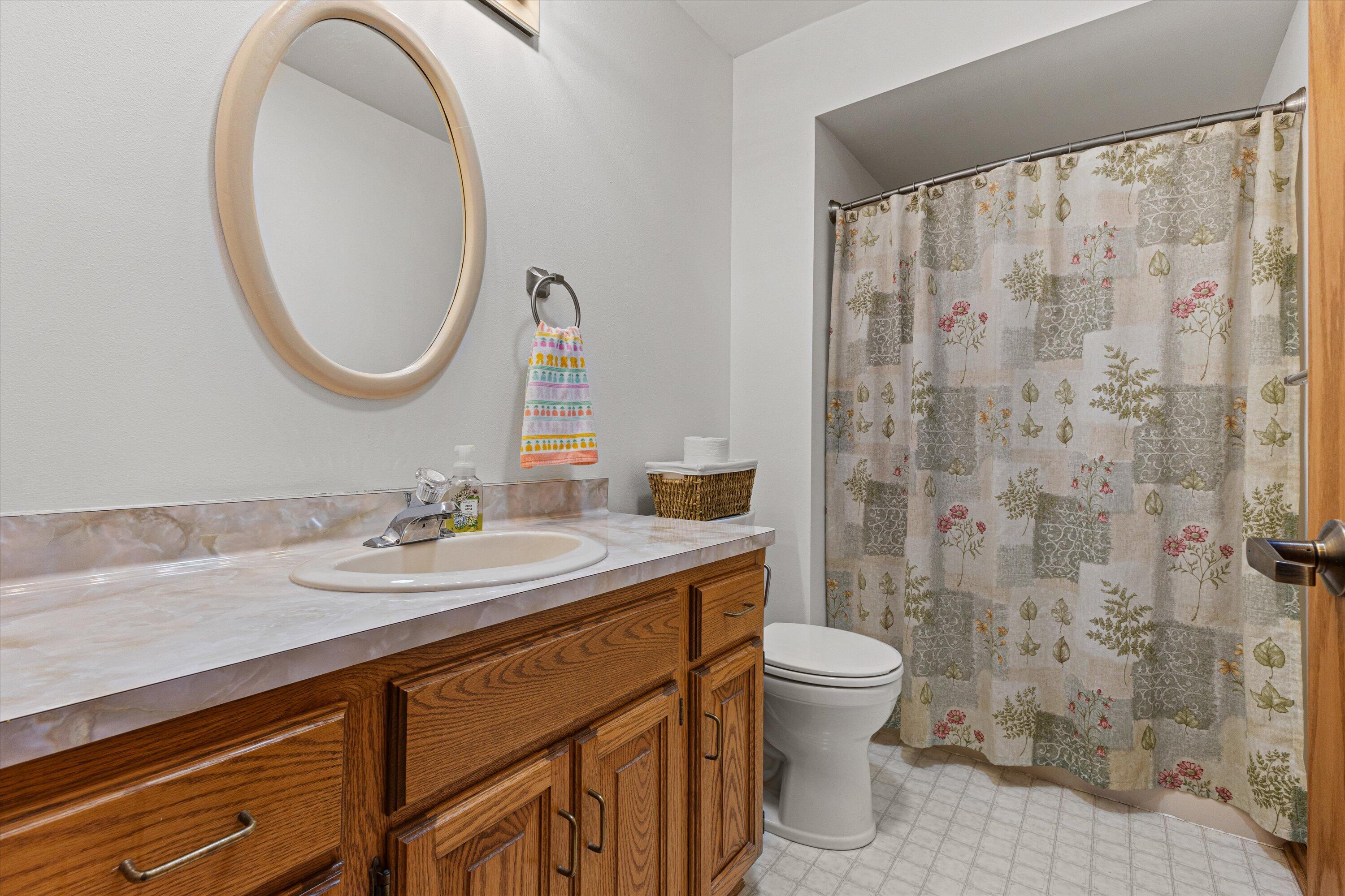 W179N9773 Riversbend Circle West Germantown, WI 53022 - Photo 18 of 38 Main Full Bath
