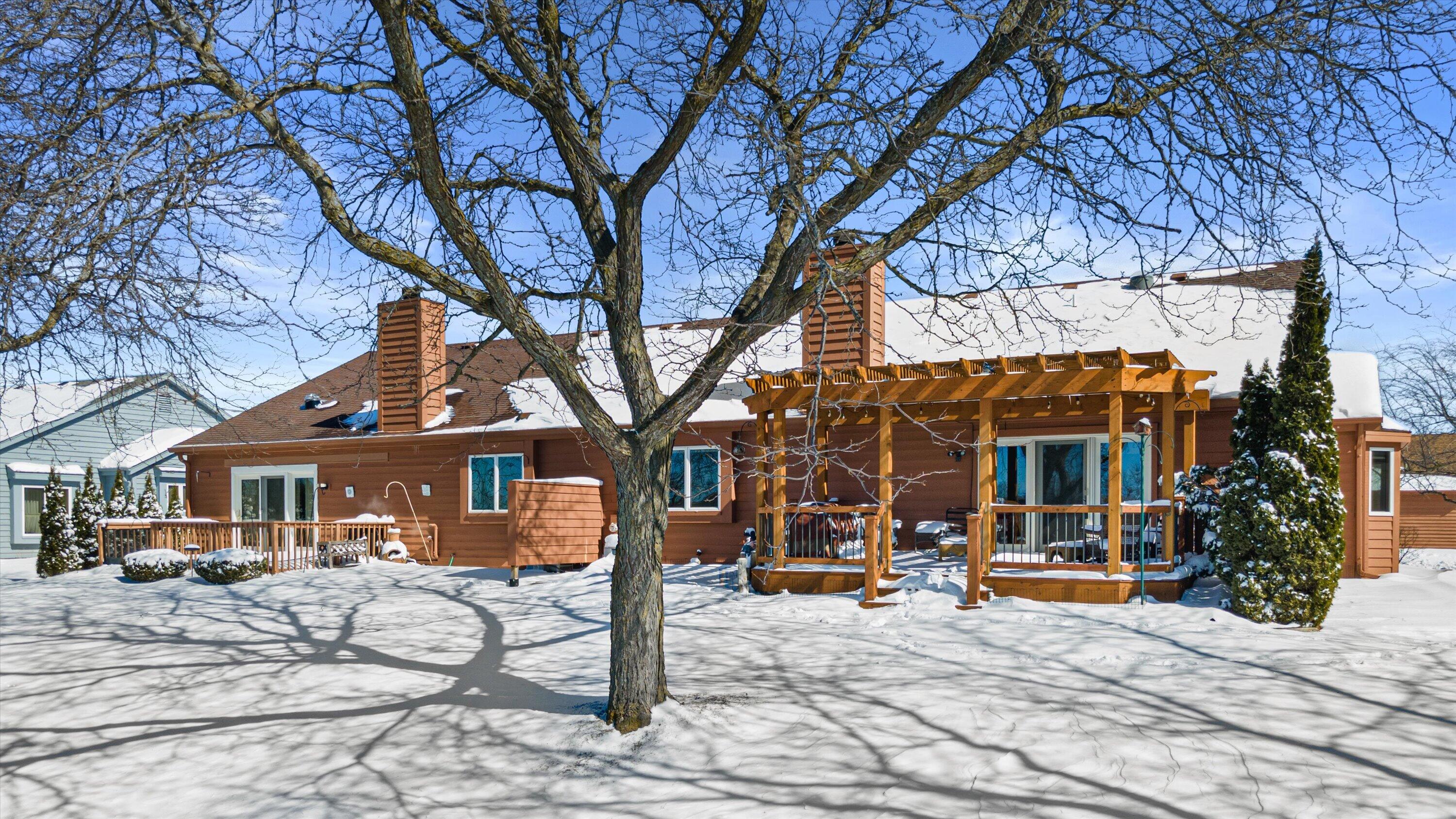W179N9773 Riversbend Circle West Germantown, WI 53022 - Photo 3 of 38 Back of Condo