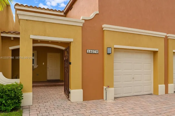 $3,200 | 15270 Southwest 30th Terrace, Miami, FL 33185