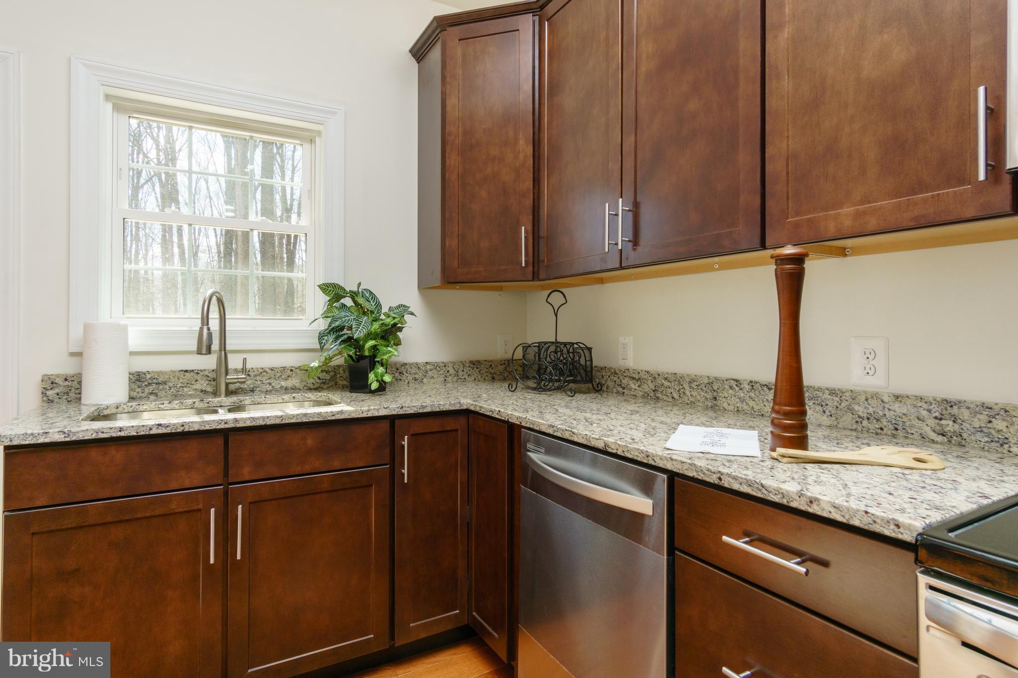 9334 Meetze Road Midland, VA 22728 - Photo 2 of 28 Kitchen