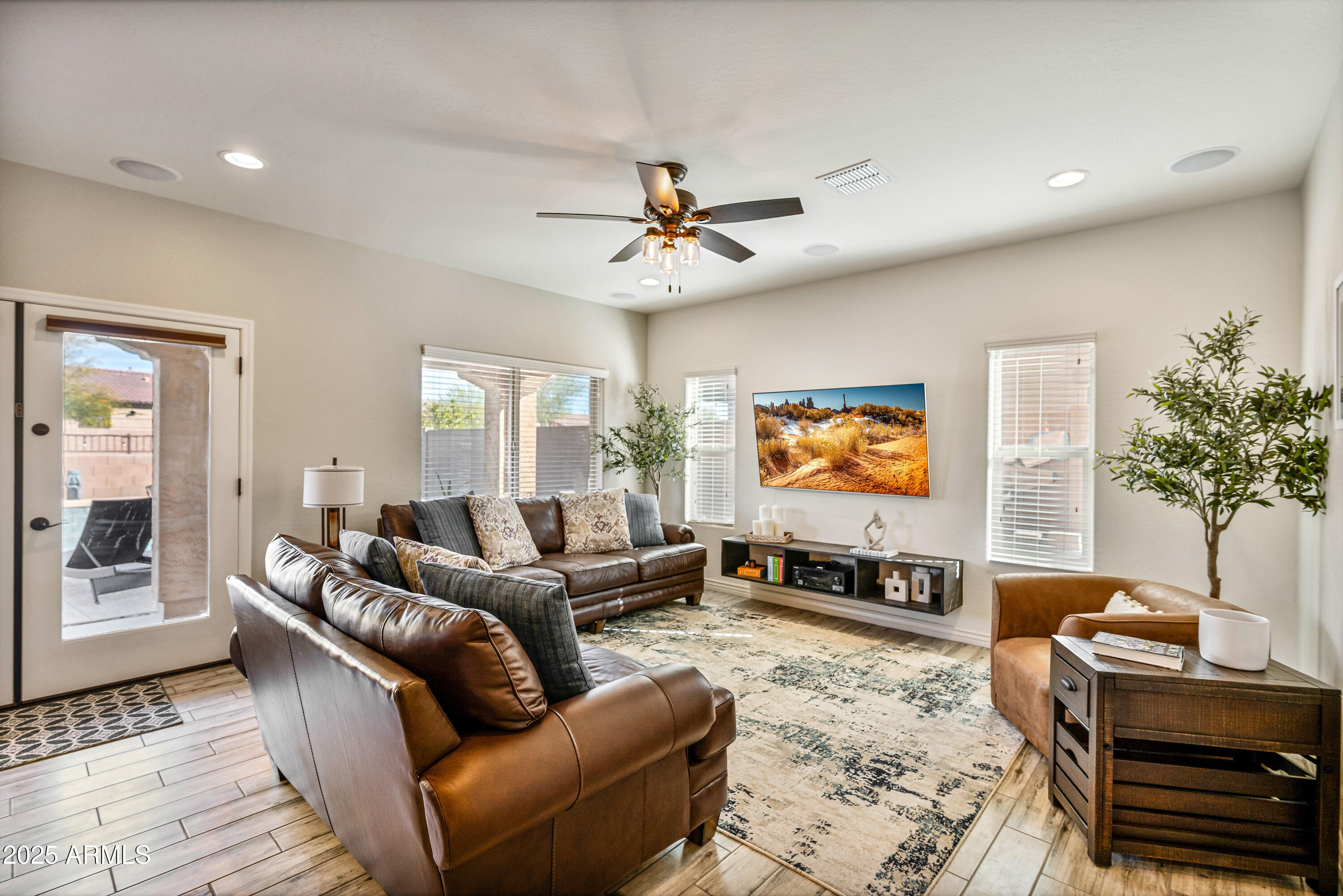2404 East Gillcrest Road Gilbert, AZ 85298 - Photo 8 of 24 _DSC7493-10