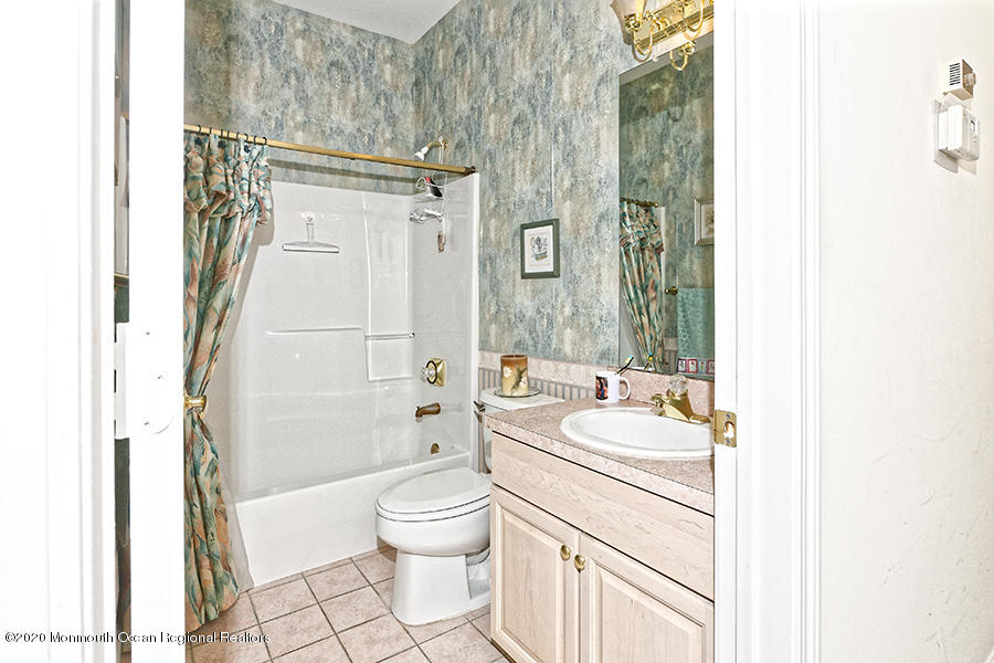 64 Sandpiper Road Barnegat, NJ 08005 - Photo 17 of 26 12