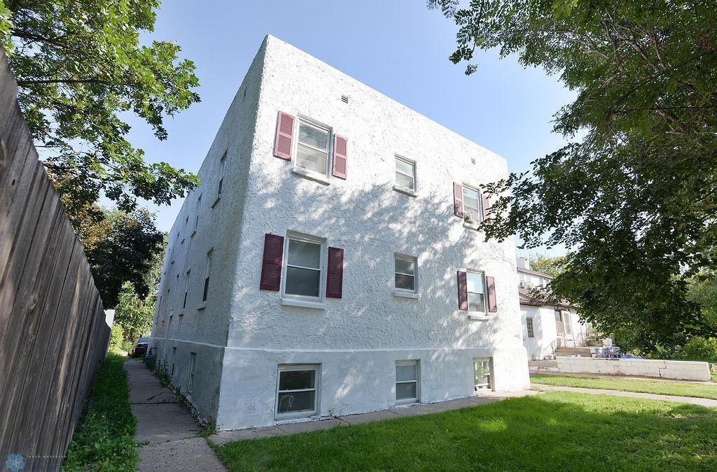 442 2nd Street Southwest Jamestown, ND 58401 - Photo 3 of 18