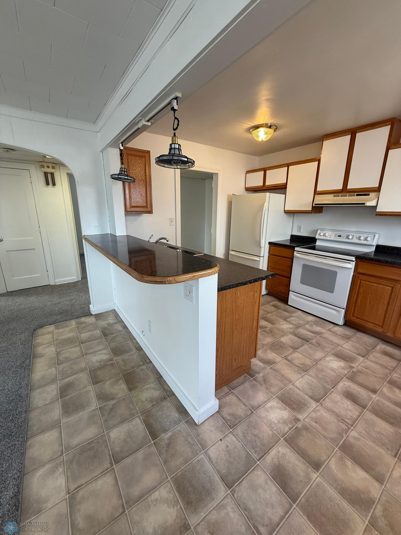 442 2nd Street Southwest Jamestown, ND 58401 - Photo 7 of 18