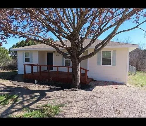 $1,440 | 3225 Evergreen Drive, Granbury, TX 76048