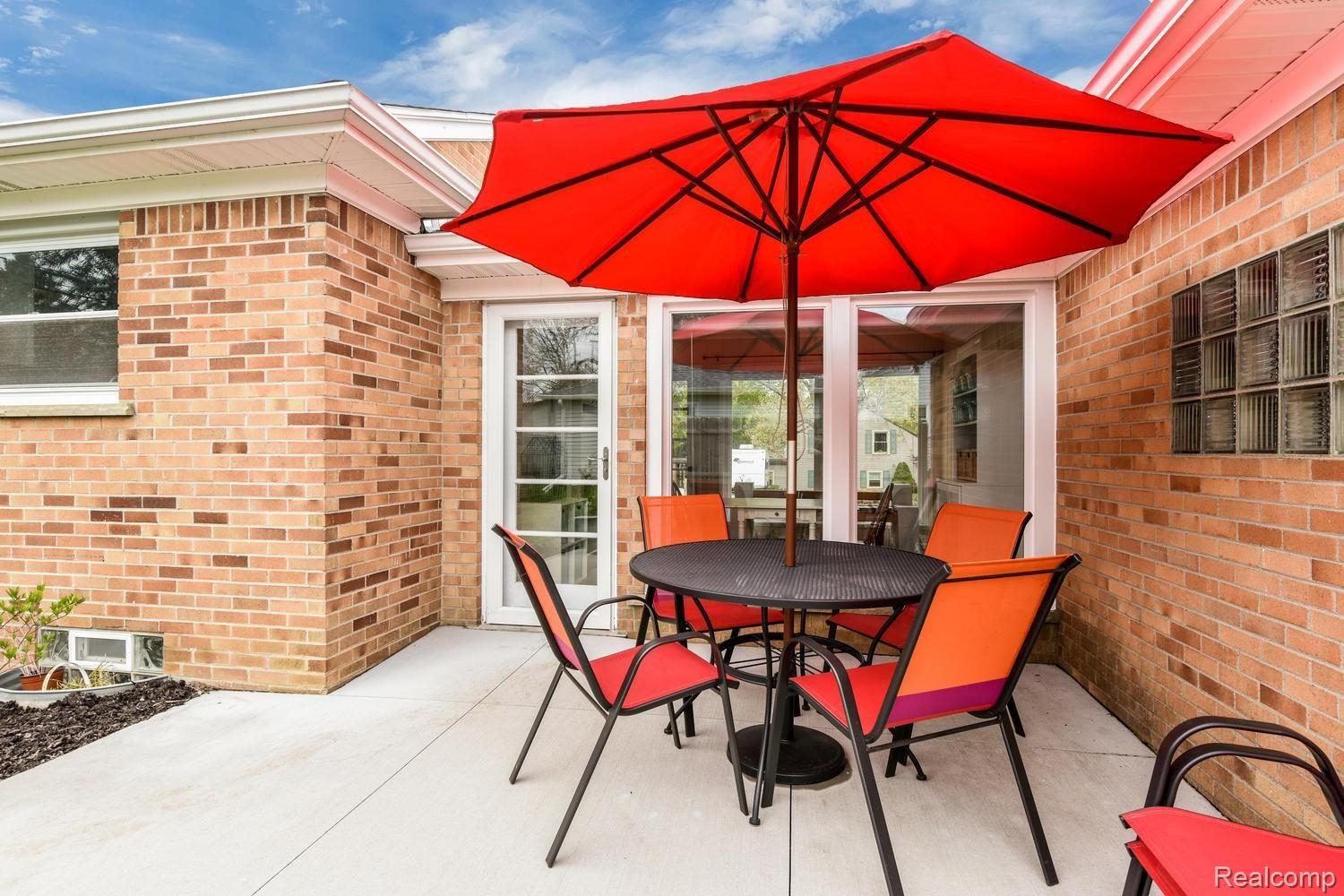 456 Orchard Ridge Road South Lyon, MI 48178 - Photo 4 of 23 #4.jpg