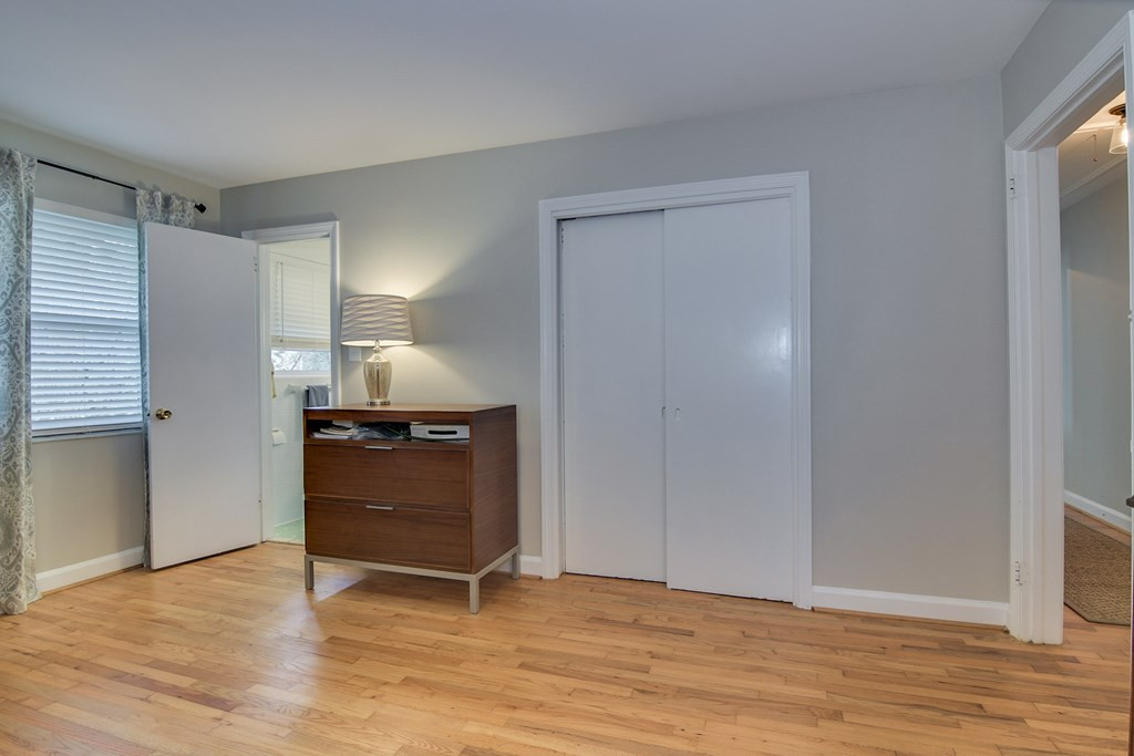 2233 Huntington Road Augusta, GA 30904 - Photo 19 of 37 Owner Suite
